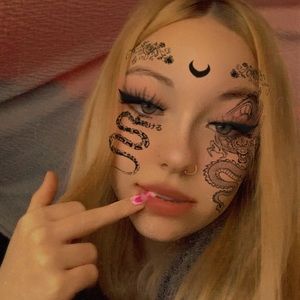 Meet your Posher, Kay